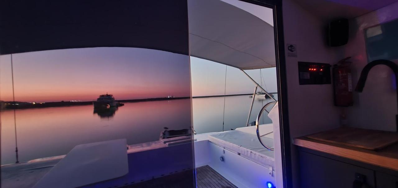 Hotel Barco Casa Catamara Sleepandboat Distretto di Distretto di Faro Esterno foto